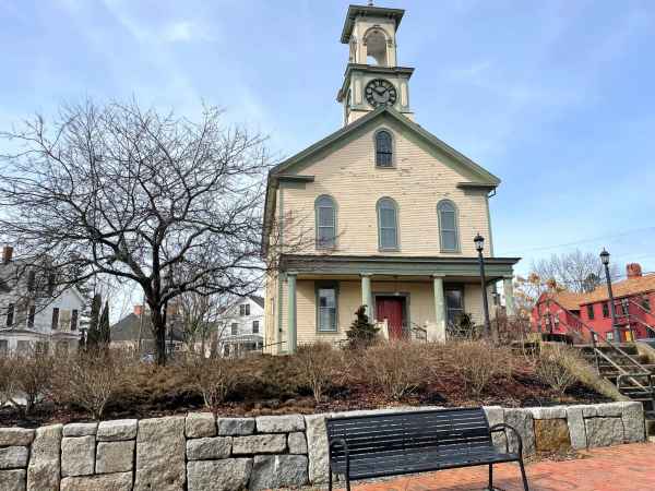 Image of South Meeting House from street view